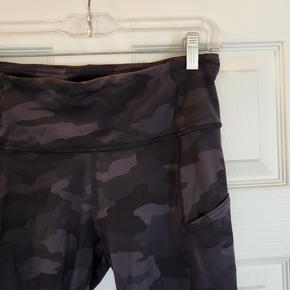 EUC Lululemon Fast & Free HR Crop 23" - Picture 9 of 16